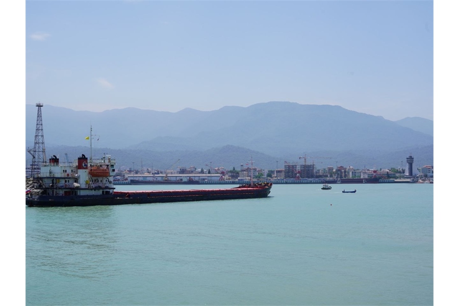 بهره برداری از کانال دسترسی جدید بندر نوشهر با ورود کشتی تجاری