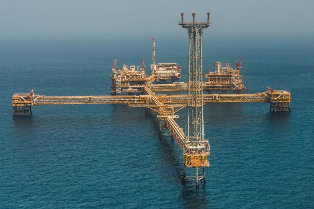 توافق ۱۰ ساله تامین میعانات گازی و فرآورده نفتی هند توسط قطر