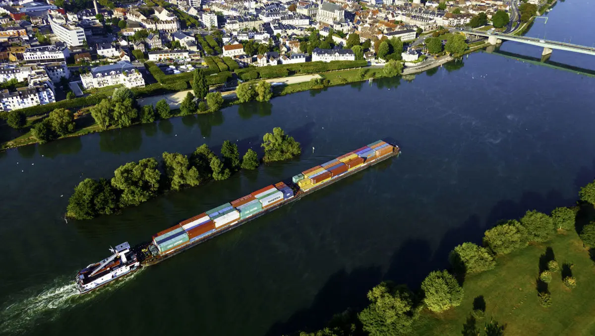 انتقال از جاده‌ ها به رودخانه‌ ها: پتانسیل عظیم حمل‌ و‌ نقل در آبراه‌ های داخلی