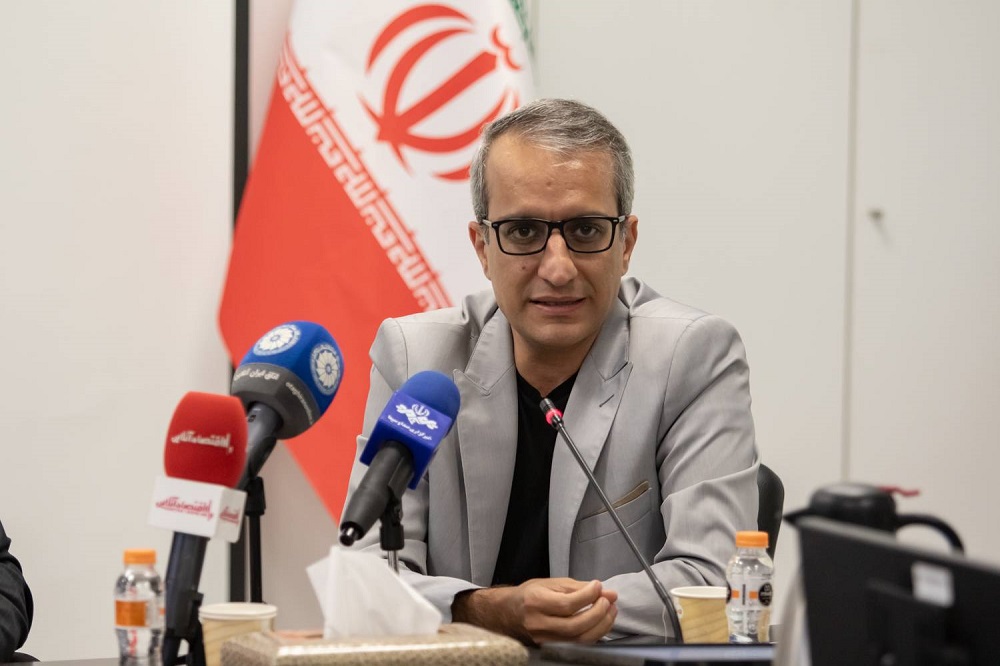 تخصیص ارز برق به وزارت نیرو واگذار شود؛ برای جبران کسری 18 هزار مگاواتی برق کشور به حدود 20 میلیارد دلار منابع مالی نیاز داریم تا به نقطه صفر برسیم.