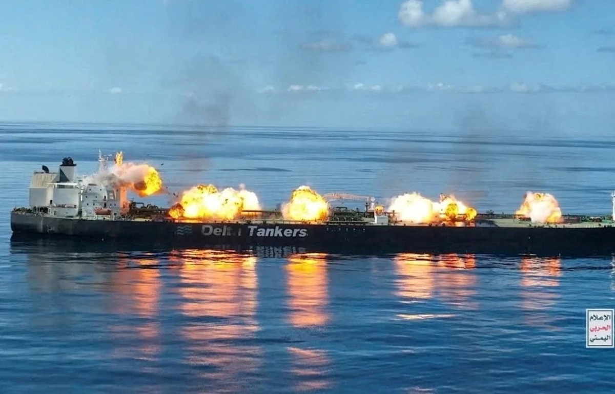 ادامه حریق در نفتکش سونیون؛ فاجعه قریب‌الوقوع در دریای سرخ