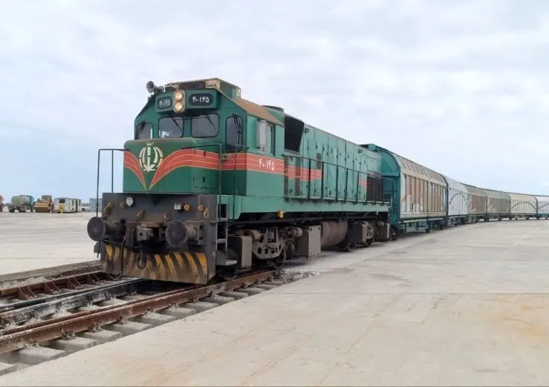 افزایش ۲۵ درصدی بخش ریلی راهبرد دولت چهاردهم در بنادر است