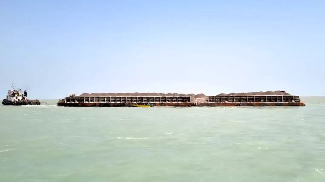 بارج ۲ هزار تنی جوشن در بوشهر به کار افتاد