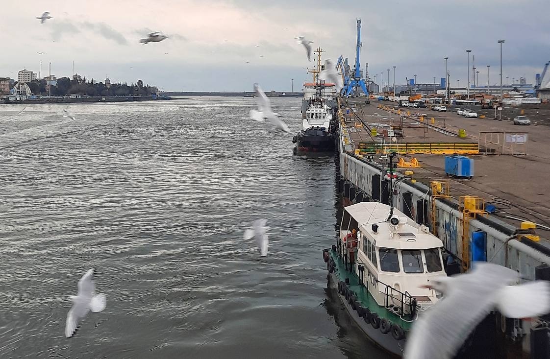 صادرات کالاهای نفتی و غیرنفتی از بندر انزلی ۵۰ درصد افزایش یافت