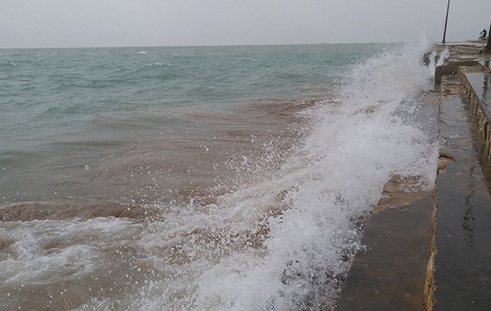 موج‌های ۳ متری در راه سواحل بوشهر!