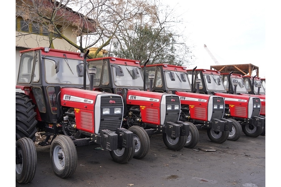 تجهیزات جدید به بندر امیرآباد اضافه شد تا کشتی‌ها سریع‌تر تخلیه و بارگیری شوند