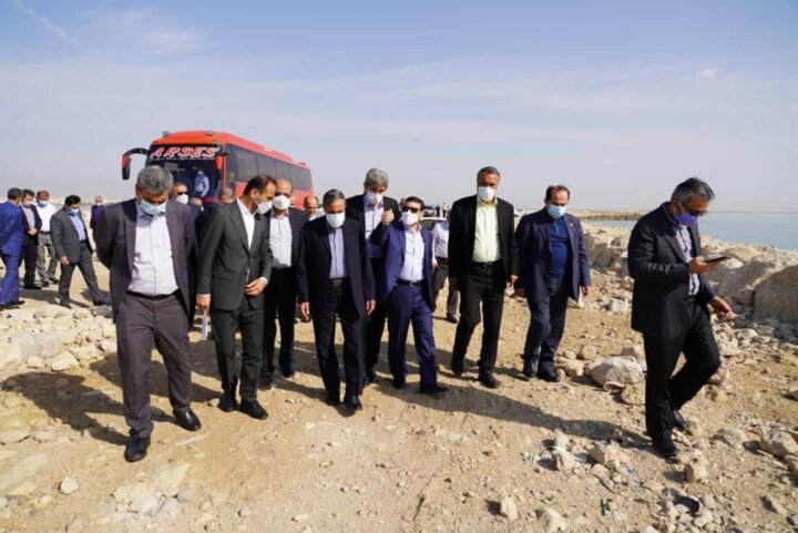 ساخت سه اسکله فلزی شناور برای بندرگاه نخل ناخدا در بندرعباس آغاز شد