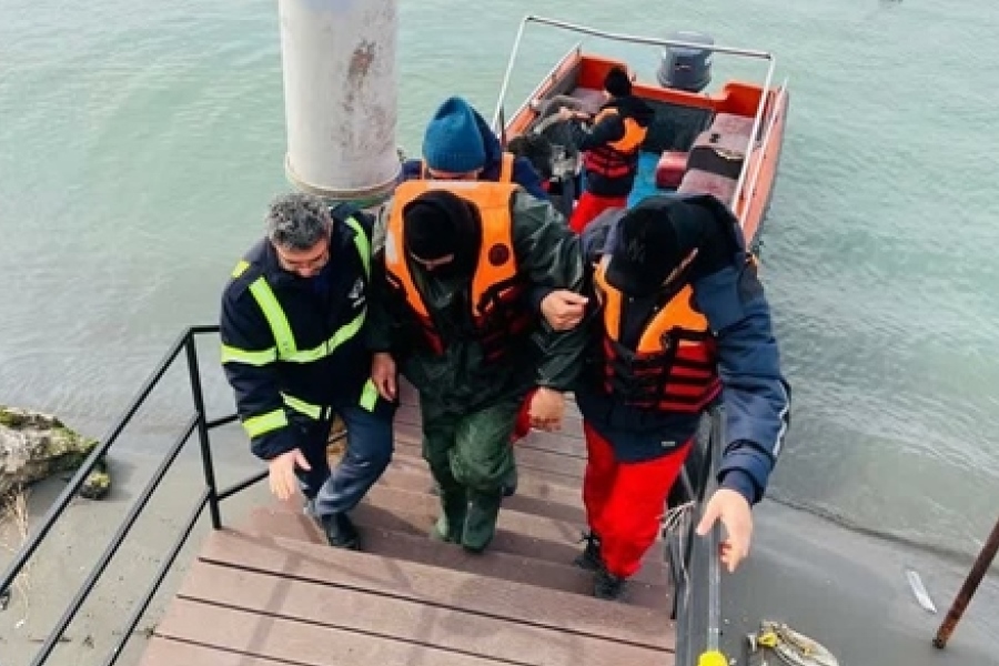 شناور صیادی در نوشهر نجات یافت