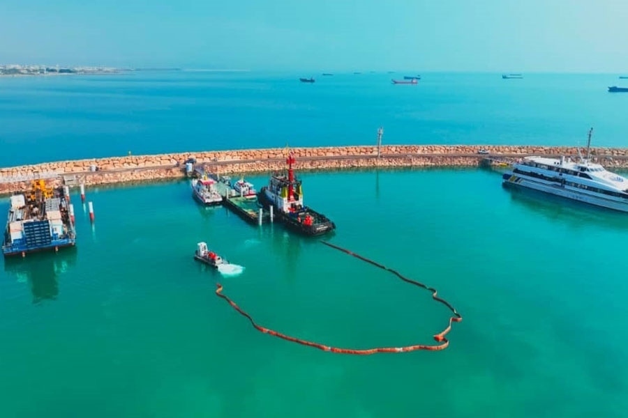 مانور مقابله با آلودگی نفتی در بندرلنگه
