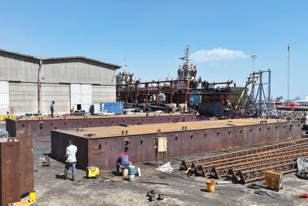 آمادگی بنادر هرمزگان برای استقبال از مسافران نوروزی با نوسازی و تجهیز اسکله‌ها و شناورها