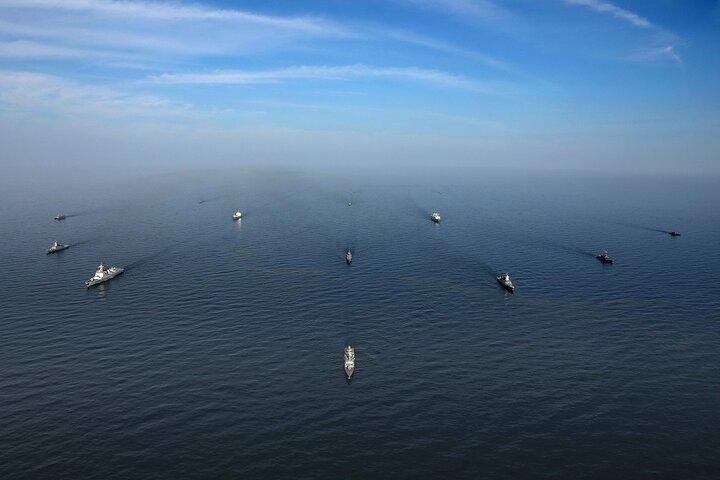 اجرای تمرین «Photo Ex» در رزمایش مرکب کمربند امنیت دریایی ۲۰۲۵ اجرای تمرین «Photo Ex» در رزمایش مرکب کمربند امنیت دریایی ۲۰۲۵