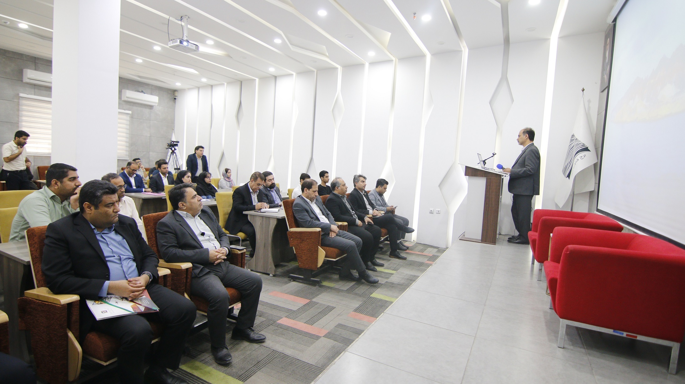 استان هرمزگان و تلاش برای تبدیل شدن به قطب فناوری دریایی ایران استان هرمزگان و تلاش برای تبدیل شدن به قطب فناوری دریایی ایران