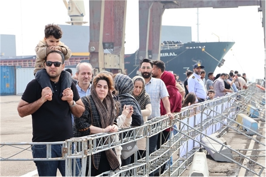 بازدید ۳۳هزار نفر از جاذبه‌های دریایی و بندری بنادر خوزستان تا دوم فروردین ماه سال ۱۴۰۴