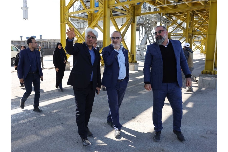 توسعه زیرساخت‌ها و جذب سرمایه‌گذاری در بندر امام خمینی(ره)