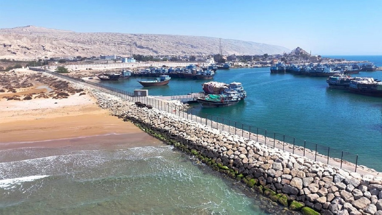تکمیل طرح دیوار پیرامونی بندر شیوء با هدف توسعه بنادر غرب هرمزگان