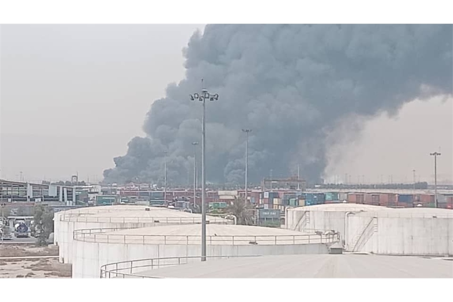 انفجار کانتینرهای مواد اشتعالزا در اسکله بندر شهید رجایی؛ مصدومان در حال انتقال به مراکز درمانی