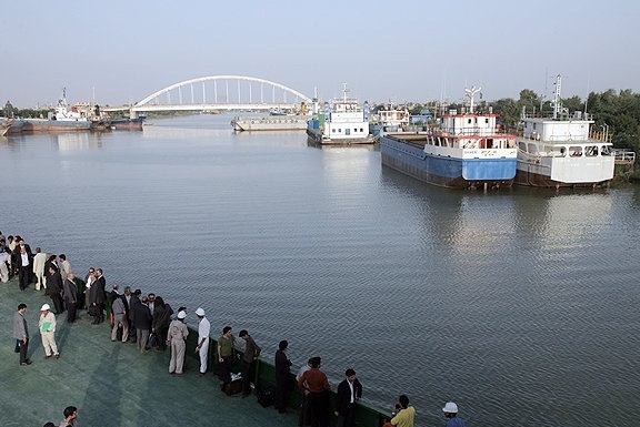 رشد چشمگیر صادرات و تخلیه بار در بندر شادگان؛ افزایش 212 درصدی صادرات به خلیج فارس