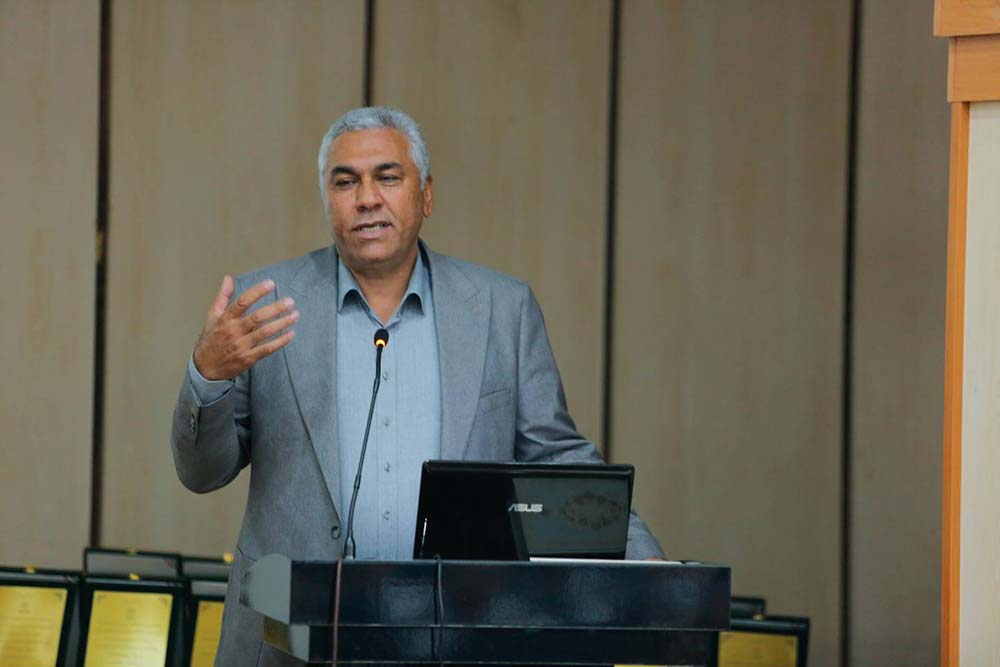 اله‌مراد عفیفی‌پور +تولید منابع علمی و اختصاصی فارسی راهنمای کشتی در کشور1