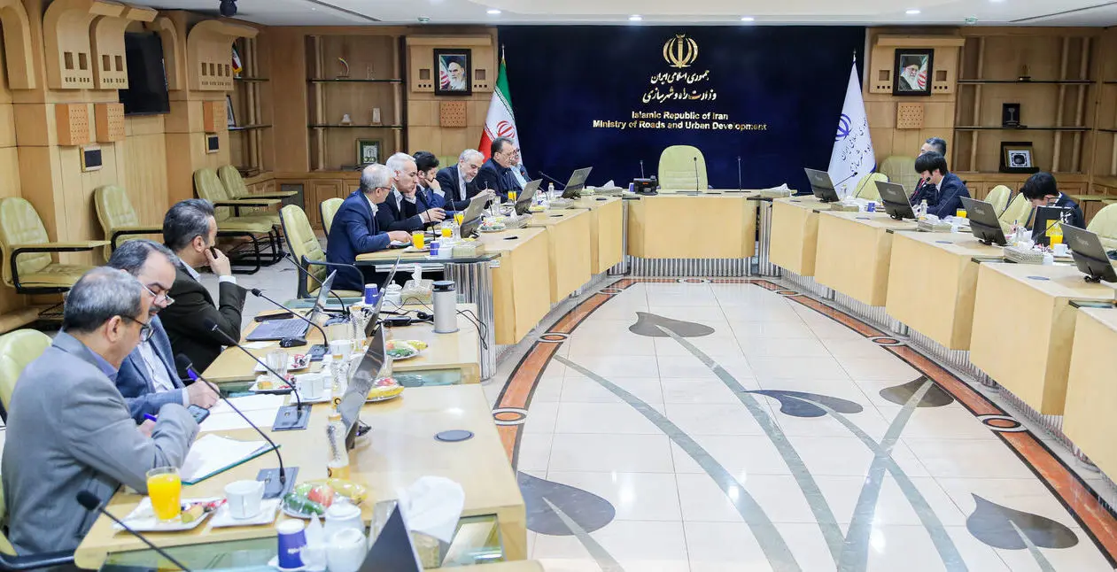 دیدار سفیر ژاپن با معاونان وزیر راه و شهرسازی/تشریح دو طرح توسعه دریا محور و توسعه سواحل مکران