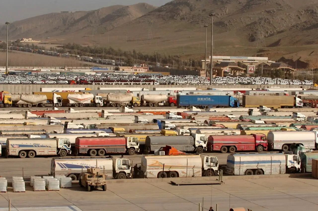 شرایط ناعادلانه بین رانندگان کامیون ایران و افغانستان/ قوانین به نفع رانندگان کامیون افغانستان است