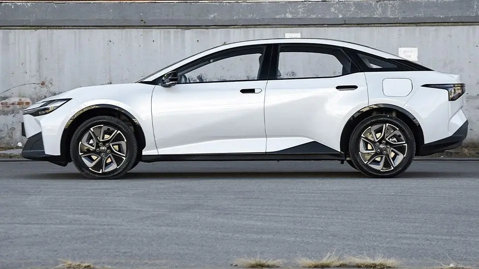 رقیب جدید اسنپ و تپسی به میدان آمد/ ورود تاکسی های دات وان به سیستم حمل  ونقل شهری