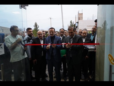 اولین گردشگر خارجی کارت مناطق آزاد ایران را دریافت کرد