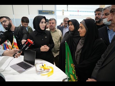 بازدید وزیر راه و شهرسازی از غرفه پایگاه گردشگری سلامت در فرودگاه شهدای ایلام