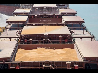 تخلیه‌وبارگیری ۵۳ میلیون تن کالا در بنادر کشور طی ۳ ماهه نخست ۱۴۰۴