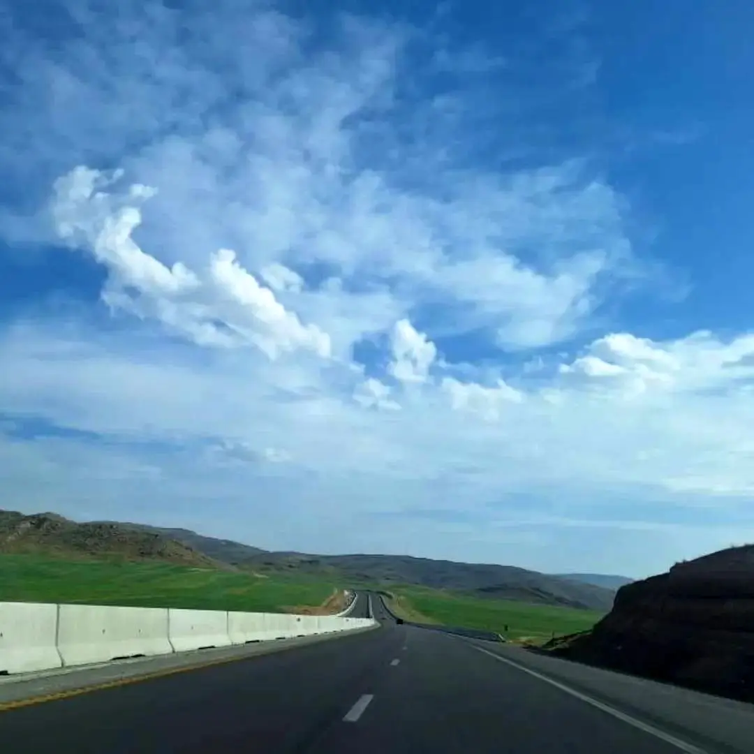 زیبایی آزادراه شیراز اصفهان در تابستان ۱۴۰۴؛ مناظری که شوق سفر را زنده می کند (فیلم)