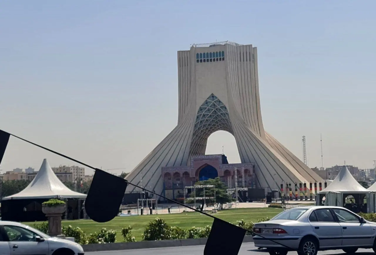 شهر و هویت آن را به سخره نگیریم