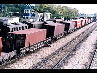 صادرات ریلی کاشی و سرامیک از یزد به افغانستان برای اولین بار