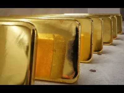 قیمت طلای جهانی در قله ماندنی شد