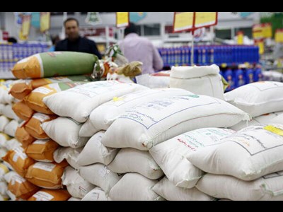 کالاهای اساسی به‌وفور در بازار موجود است