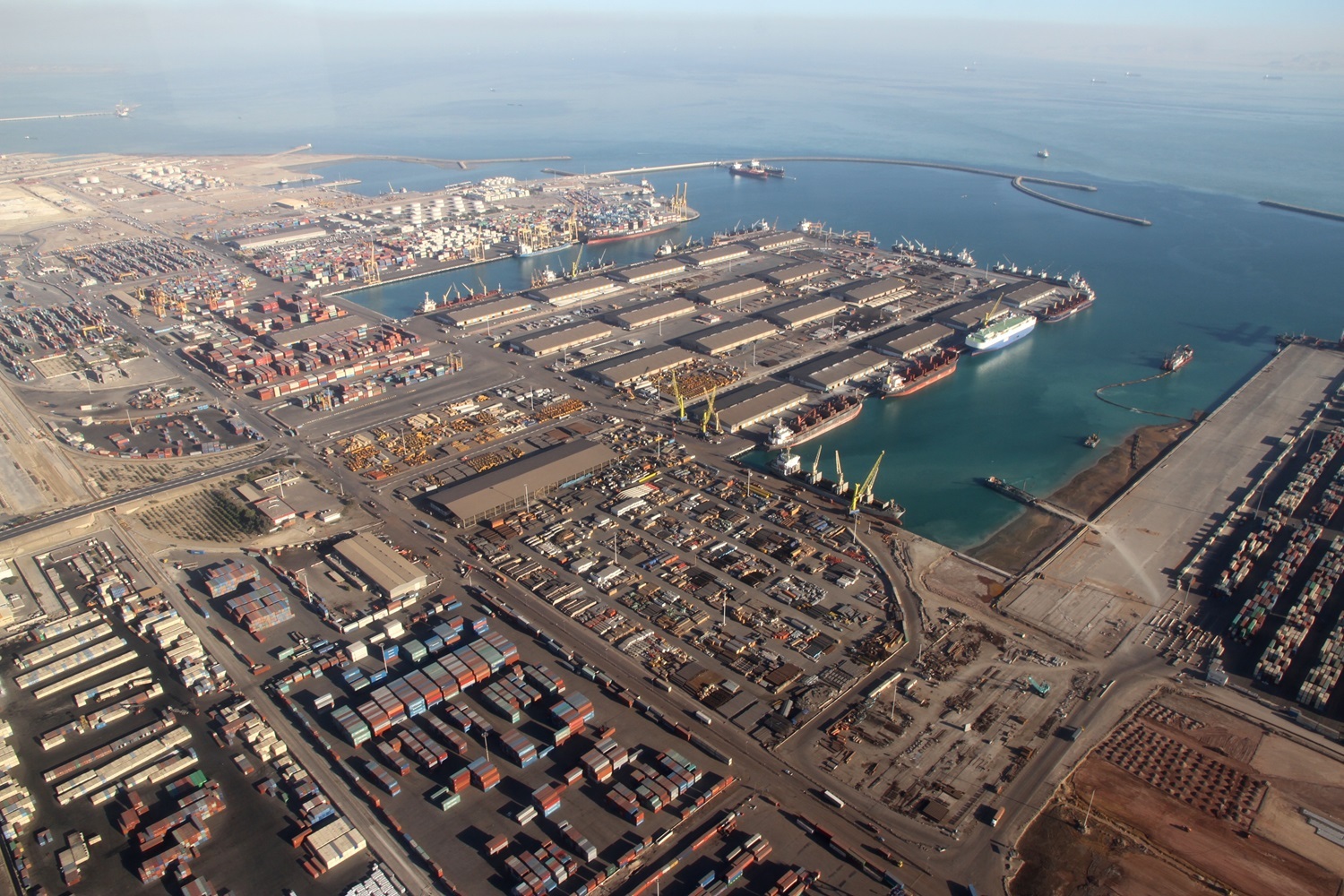 کاهش ۱۴ درصدی عملکرد بنادر کشور در تیر ۱۴۰۴