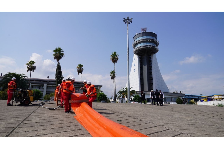 برگزاری مانور ترکیبی جستجو و نجات و مقابله با آلودگی دریایی در بندر نوشهر