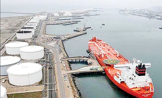 خیز بلند ایران برای تسخیر بازار سوخت کشتی؛ قشم در برابر فجیره قد علم میکند