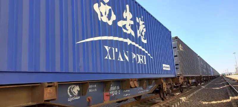 رکورد تازه در کریدور ریلی چین ـ ایران/ ورود محموله ۵۵ کانتینری ایران‌ خودرو با ناوگان سمندریل