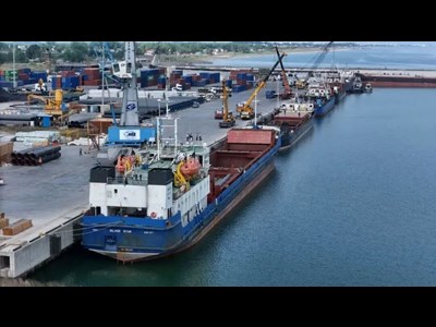 رکورد تخلیه و بارگیری در مجتمع بندری کاسپین شکسته شد