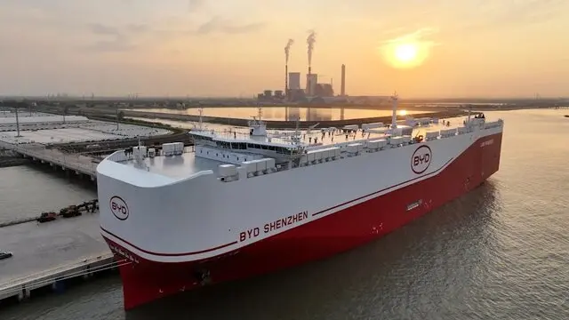 ورود 6 کشتی غول پیکر بی‌ وای‌ دی به دریا