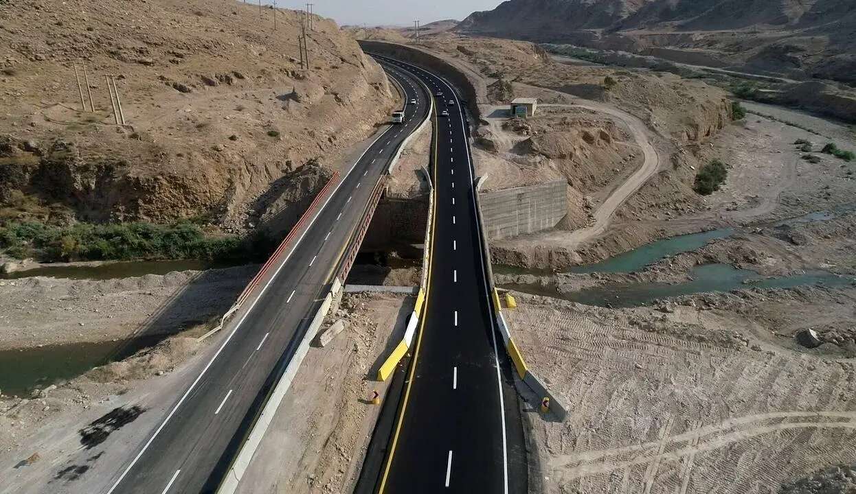 پروژه آزادراه اراک - ساوه هر چه سریع‌ تر تعیین تکلیف شود