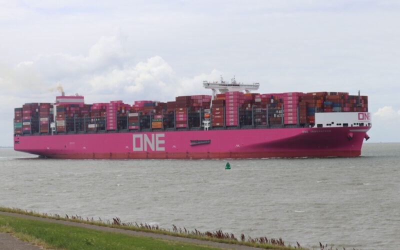 بنادر هند به بندر‌ ام‌القصر عراق و اسپانیا به مراکش متصل می‌شوند