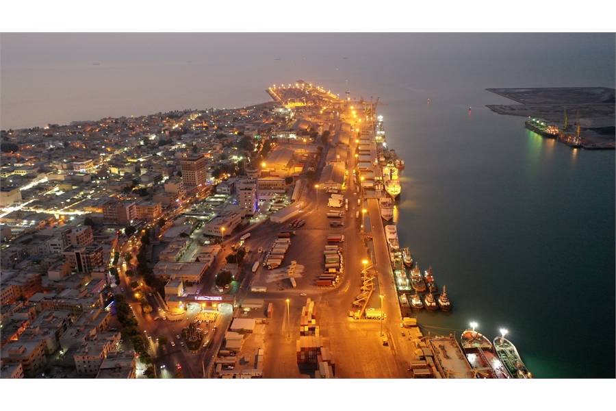 آماده باش کامل در بندر بوشهر؛ شناورهای راهنما حق توقف ندارند