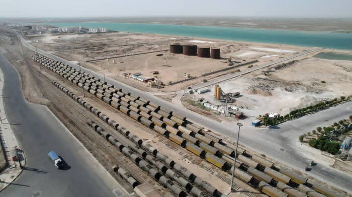 بزرگترین پروژه ریلی بنادر کشور در بندرامام خمینی(ره) آغاز شد