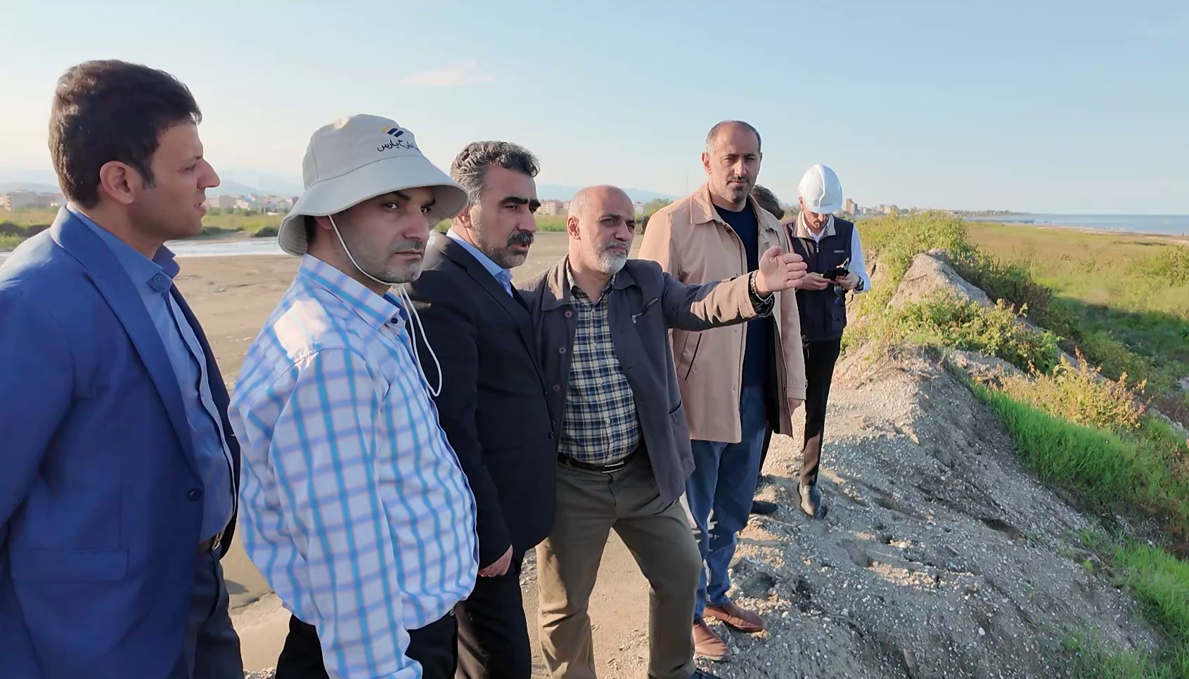 گره کور رسوب گذاری در بندر آستارا باز می‌شود؛ طرح توسعه موج شکن کلید خورد