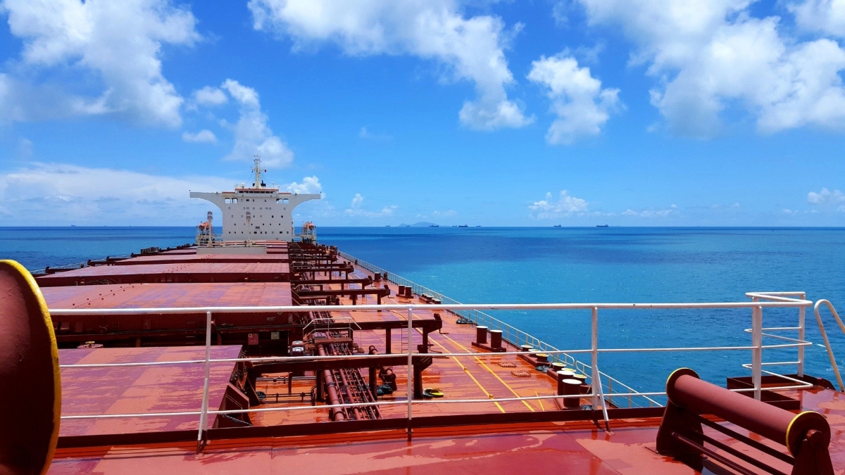 گزارش بازار جهانی کشتیرانی؛ سودهای کلان در جیب تانکرها، آرامش در بازار فله خشک