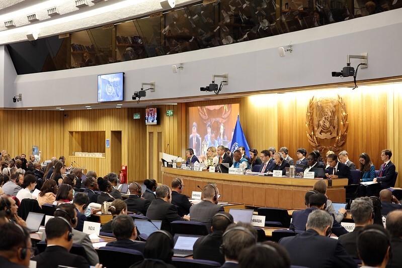 تعویق یک ساله دریافت مالیات کربن از صنعت کشتیرانی