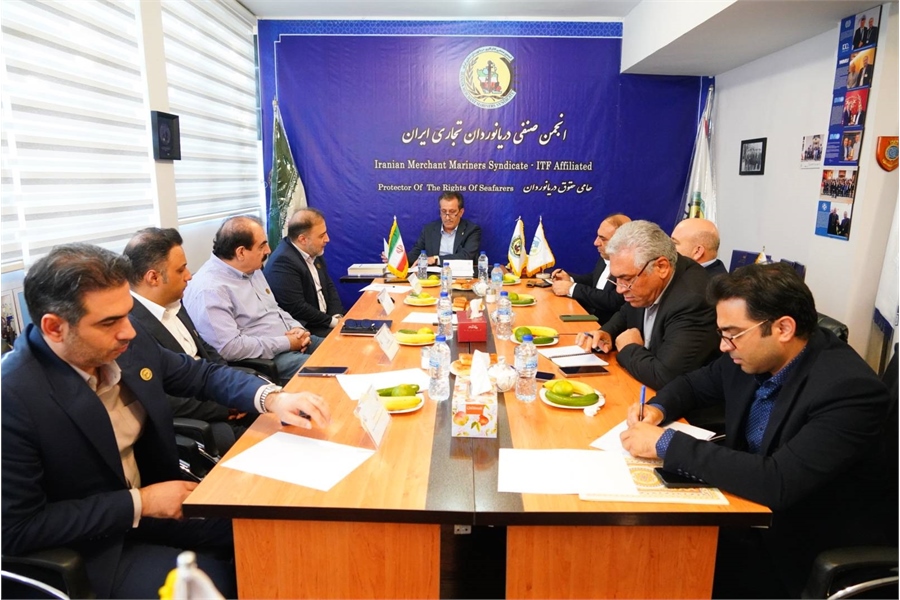 مشکلات و دغدغه های دریانوردان باید برطرف شود