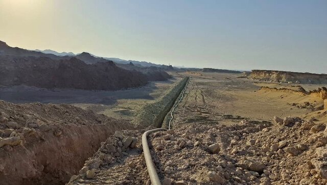 آب به پهنه گردشگری جزیره لارک رسید، گامی حیاتی برای تبدیل شدن به قطب توریسم دریایی