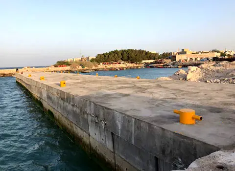 تأمین اعتبار برای تعمیر موج شکن بندر کری و پیگیری تکمیل اسکله دلوار