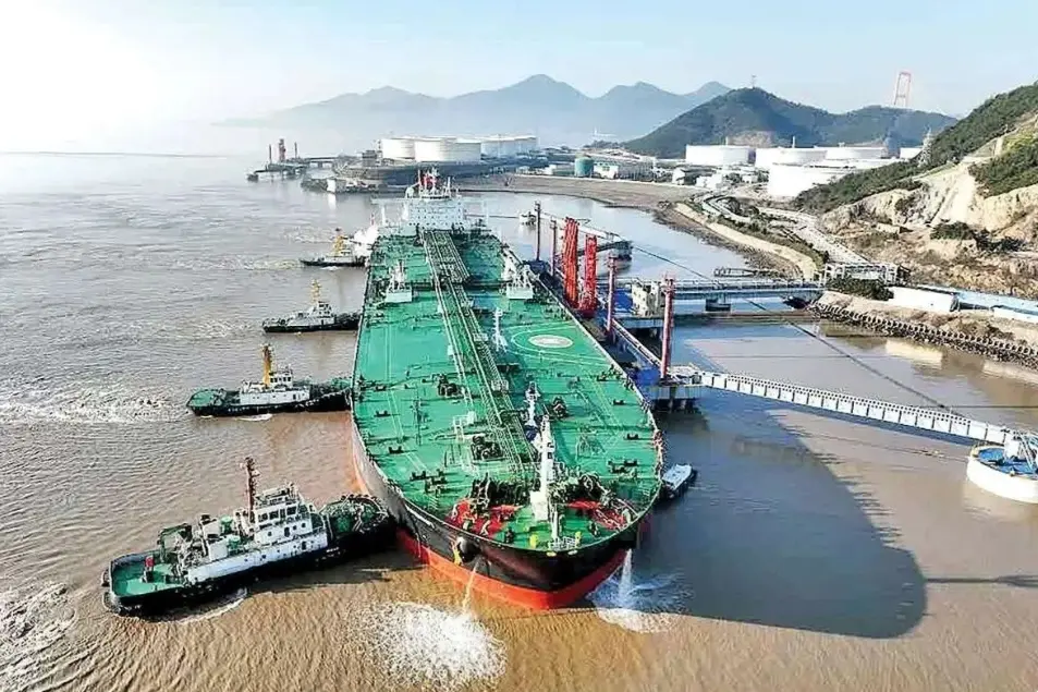 زنگ خطر برای صادرات نفت ایران؛ بندر چینگ دائو درهای خود را به روی نفتکش های قدیمی می بندد